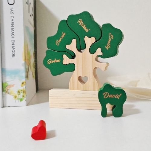 Wooden Tree Family Puzzle with 5 Names