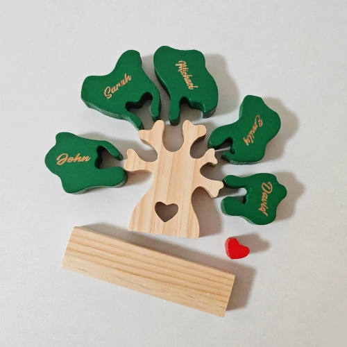 Wooden Tree Family Puzzle with 5 Names