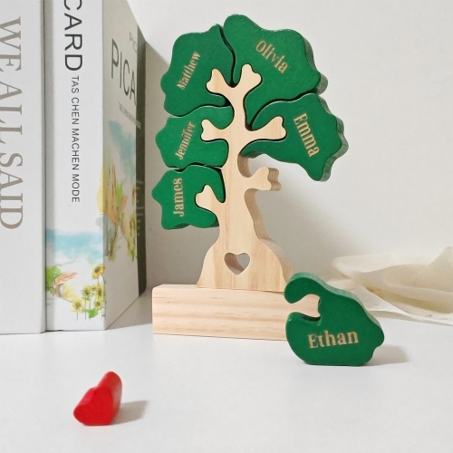 Wooden Tree Family Puzzle with 6 Names