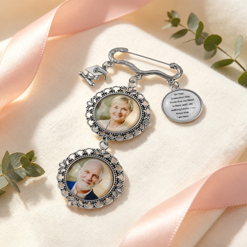 Personalized Graduation Photo Pin（Three Images）
