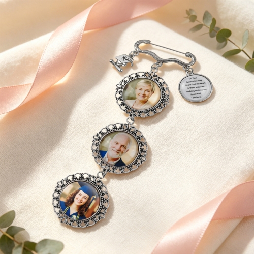 Personalized Graduation Photo Pin （Four Images）