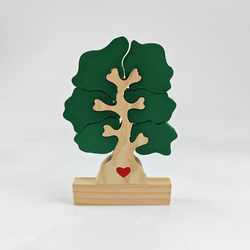 Wooden Tree Family Puzzle with 6 Names