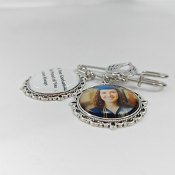 Personalized Lapel Pin（Two Images）