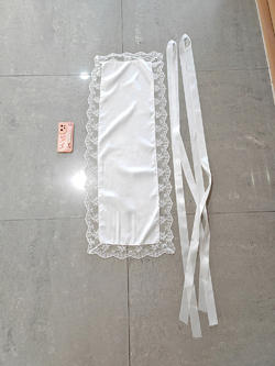 Peach Skin Tapestry with Lace Trim & Ribbons 40" x 12"